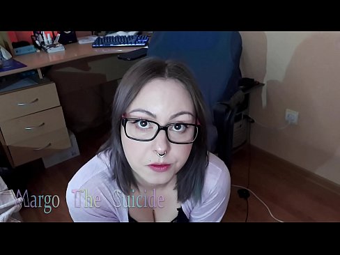 ❤️ 戴眼鏡的性感女孩在鏡頭前深吸假陽具 ️❌ 肛色情 在 zh-tw.mass-pr.ru